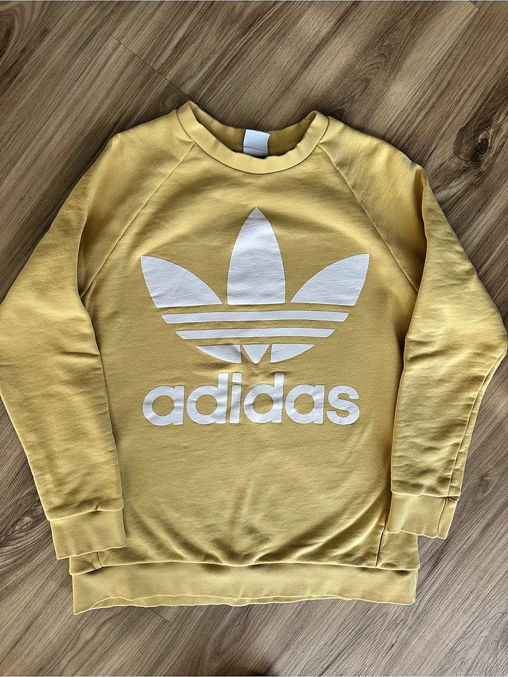 adidas Adicolor Essentials Trefoil Crewneck Sweatshirt Yellow Logo Sweatshirt si